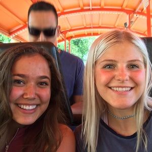 Meet your Posher, Jade